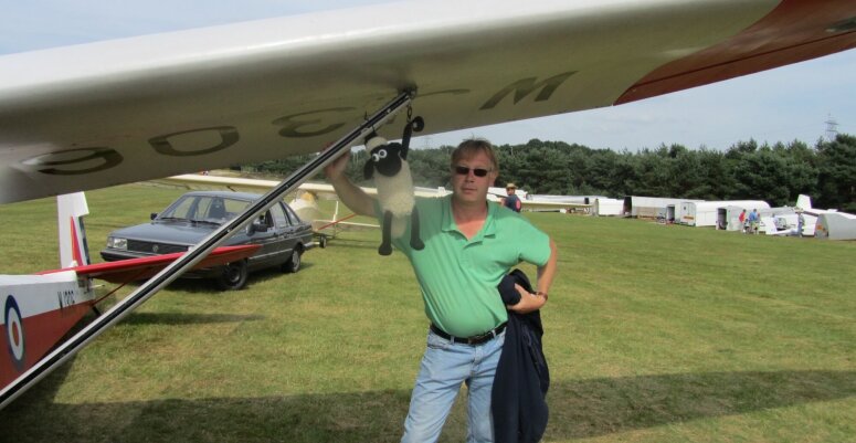 Zweefvlieger Anne werd 50 en deed een inzameling voor Stichting Hoogvliegers