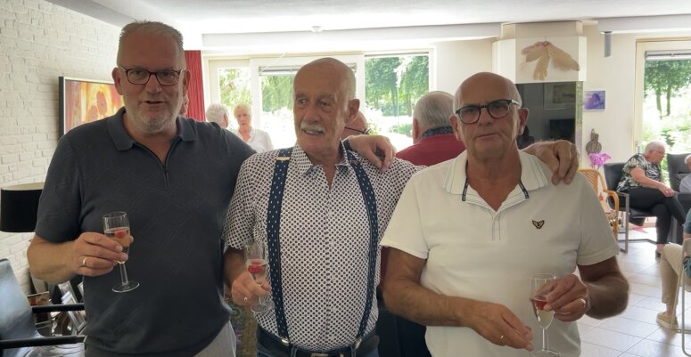 V.l.n.r. Herman Mateboer, Henk van Dijk alias Willem Raap, Gerrit de Jong