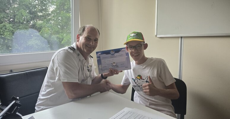 Giovanni vloog mee met piloot Pascal en is nu Hoogvlieger