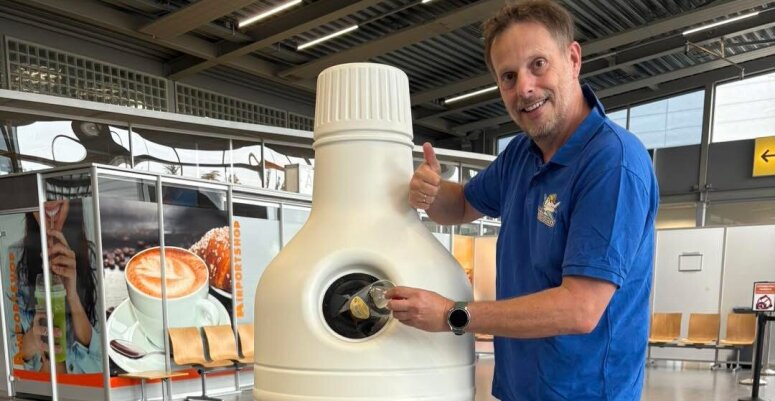 Groningen Airport Eelde haalt statiegeld op voor Stichting Hoogvliegers