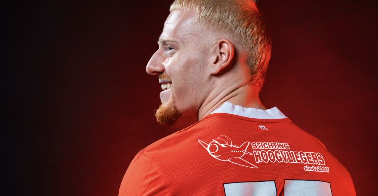 AZ speelt met logo Hoogvliegers door shirtdonatie Leaseweb